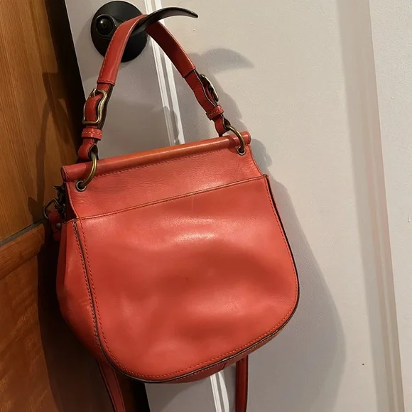 Coach leather purse. Very good used condition! - Picture 2 of 8